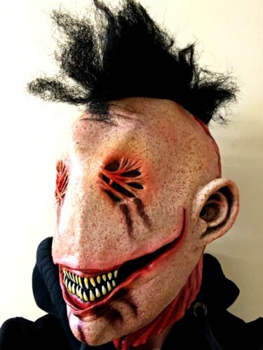 Masque effrayant Smiley Killer Halloween visage sanglant horreur mohawk nœud coulissant accessoire - Photo 1 sur 9