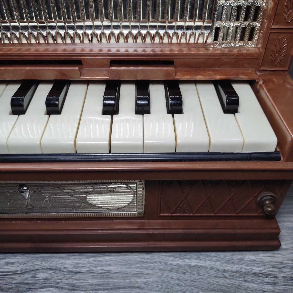 Rare, Vintage Emenee Electric Golden Pipe Organ 200, Tested Working