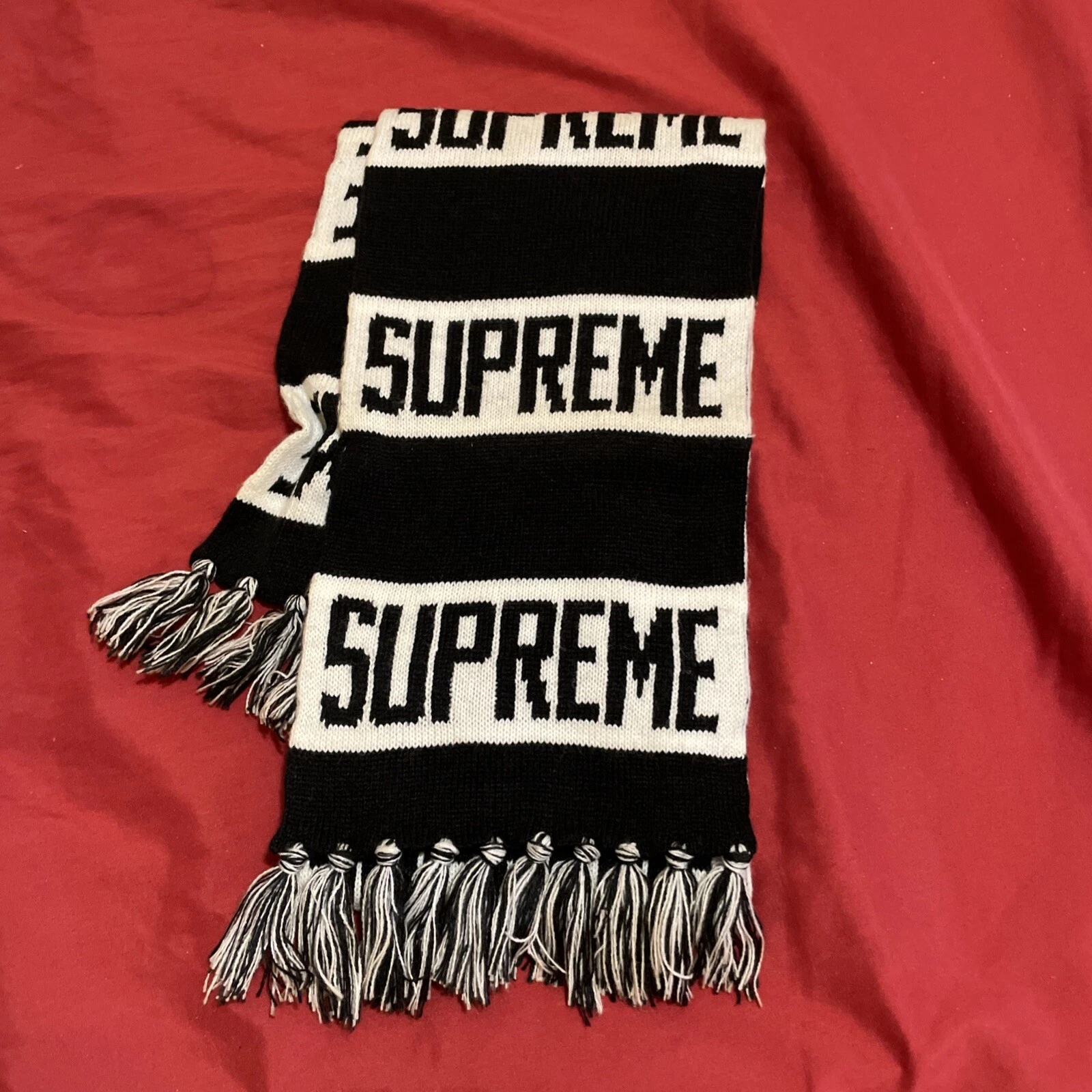 Supreme Bar Stripe Scarf FW16 Black/White