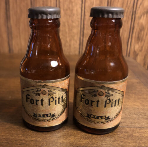 Botellas de cerveza especiales de vidrio vintage Fort Pitt agitadores de sal y pimienta de 3" de alto - Imagen 1 de 4