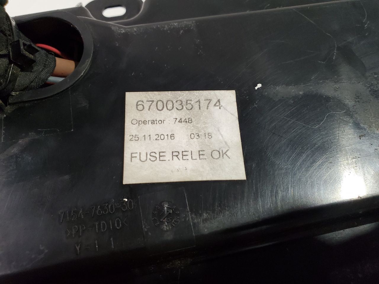 2017 Maserati Levante OEM Fuse Box 670035174