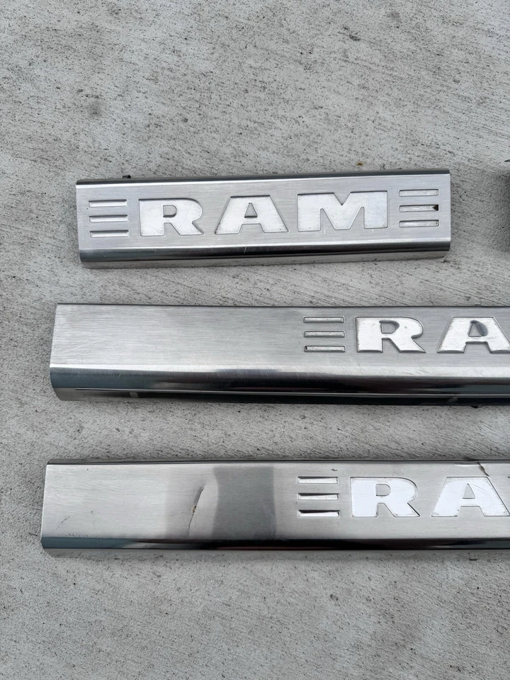 ✅09-18 RAM 1500-3500 CREW CAB LIMITED SCUFF PANEL DOOR SILL TRIM COVER SET OEM - Image 2 of 4