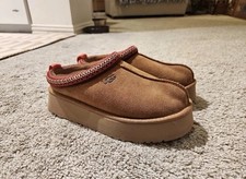 Authentic UGG Tazz II Platform Women's Suede Slippers Chestnut in Size 6