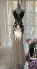 Gothic Mermaid Wedding Dresses V Neck Lace Appliques Full Length Bridal Gowns