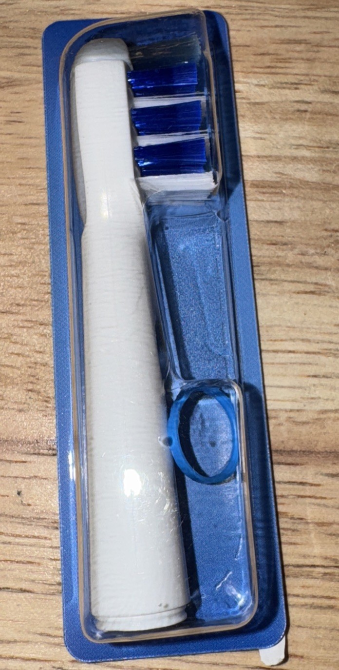 1 ORAL-B Deep Sweep Replacement Toothbrush Heads Refills Triaction NO PACKAGING