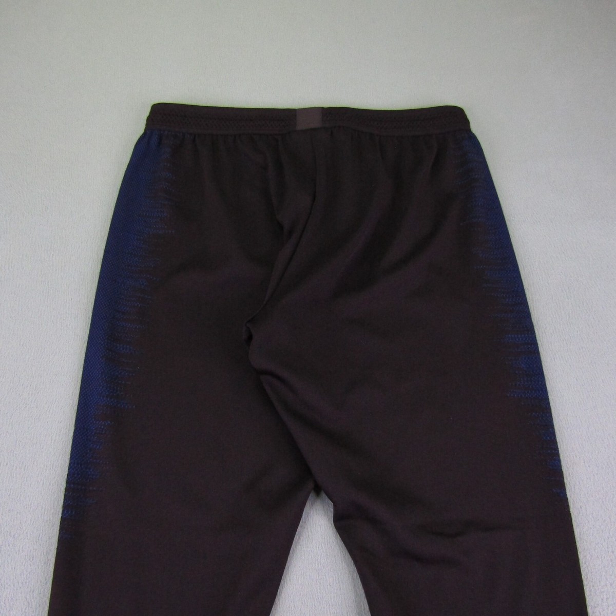 【美品】Nike FC Barcelona VaporKnit チームパンツ FC Barcelona Pants Medium Burgundy Red Nike Vaporknit Barca
