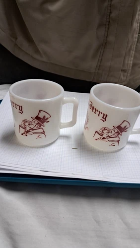 Vtg Hazel Atlas Tom Jerry mug red print eggnog cup pair displayed condition mugs