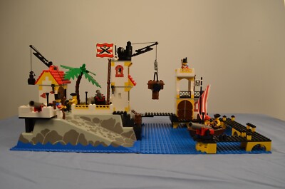 LEGO Pirates 6277: Imperial Trading Post (Vintage) - Near Complete