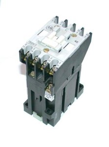 ALLEN BRADLEY 700DC-F400 CONTROL RELAY 24 VDC COIL SERIES C
