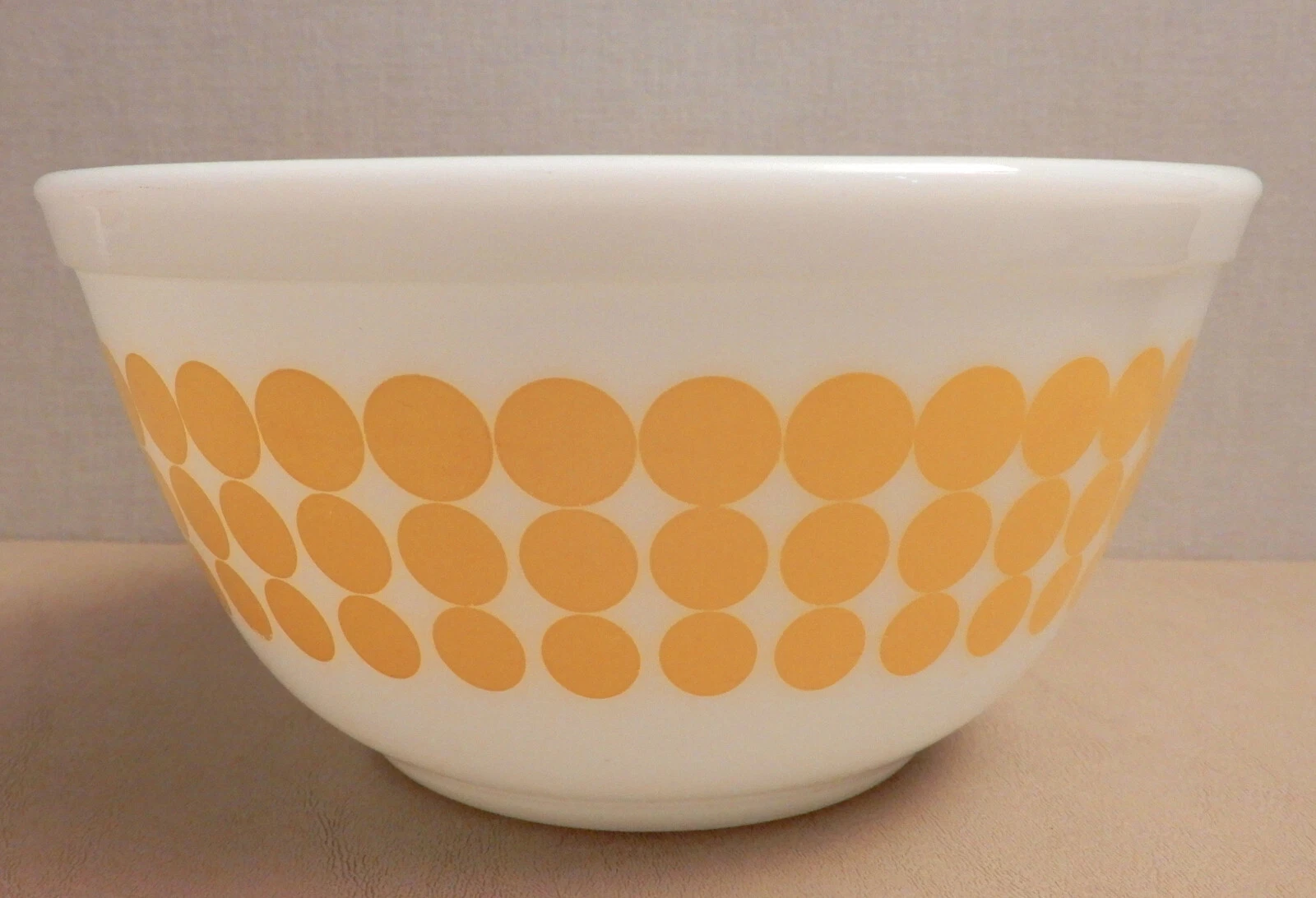 Vintage PYREX Yellow Polka DOTS Milk Glass Mixing BOWL USA 50s-60s MCM