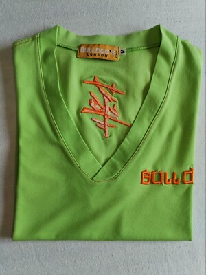 T-Shirt, BullDog's London, Farbe grün, Halbarm, V-Ausschnitt, Gr. M. Italy.