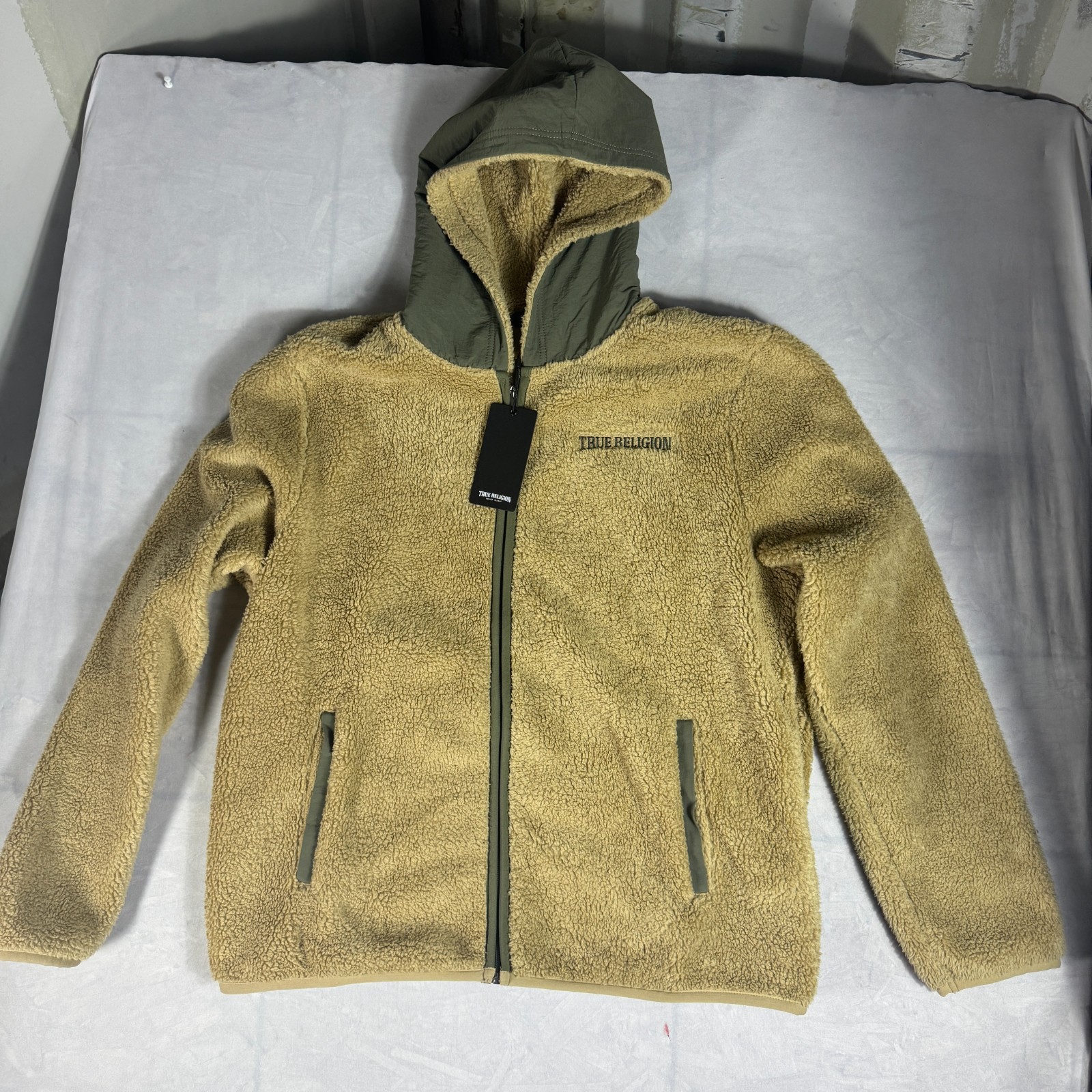 NWT True Religion Mens Contrast Sherpa Hooded Jacket Beige Soft Cozy Winter L
