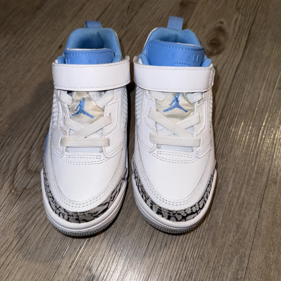 Sapato Jordan Spizike baixo infantil tamanho 11c branco lobo cinza azul universitário em excelente estado usado - Imagem 2 de 4