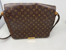 LOUIS VUITTON DISTRICT MESSAGER PM LP9024840