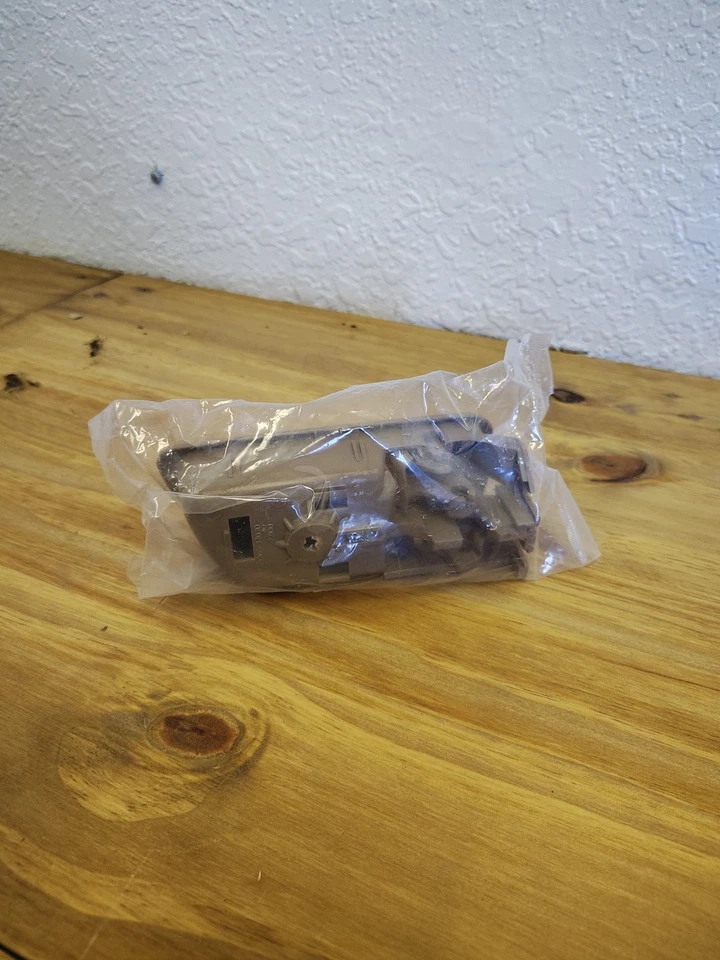 Manija interior de la puerta del conductor Toyota Camry 2003 Foto 3 de 4