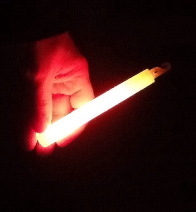 LOTTO DI 8 Bastoncini Luce Rossa Cyalume 12 Ore PREPPER MILITARE