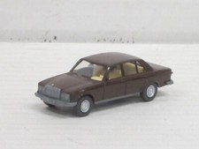 Mercedes-Benz 240 D senza tetto apribile marrone cioccolato senza scatola Wiking 152 1:87