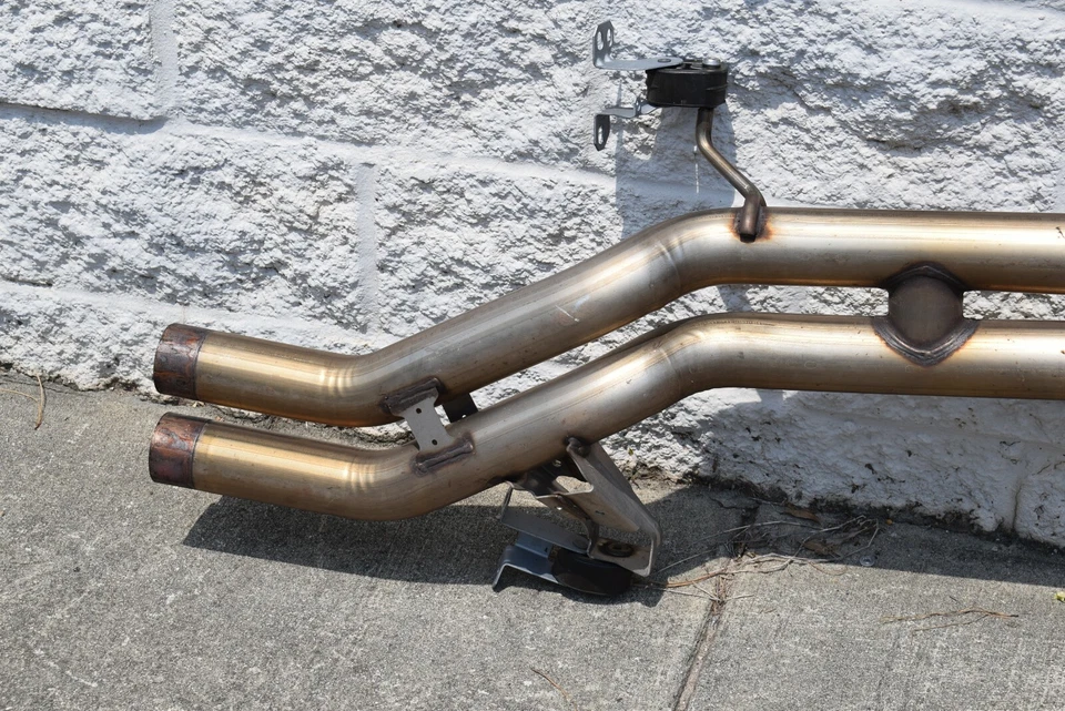 TUBO DE ESCAPE TRASERO AUDI FÁBRICA OEM (RECOGIDA LOCAL) Foto 2 de 4