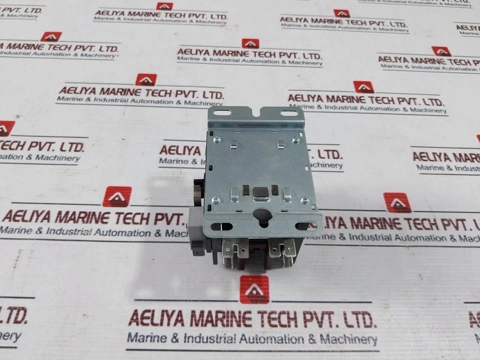 Contacteur Magnétique AC Non-Réversible Eaton XTCDDP2P25 35 Amp 380V - Photo 4/4