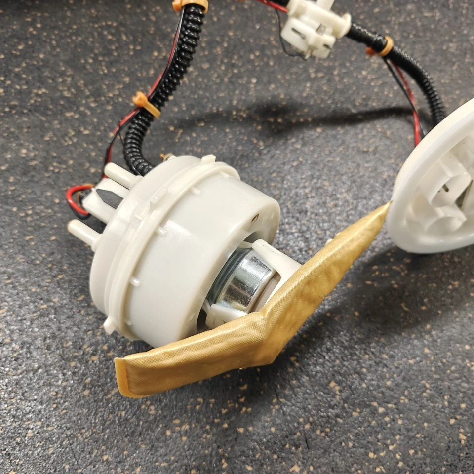 BMW 528i 535i 640i F06 F07 F10 GT 2010-2018 bomba de tanque de combustible original OEM 7341301 Foto 4 de 4