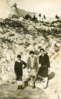 #65918 ATHENS Greece 1929. Mother with her children in Lycabettus, Photo PC size