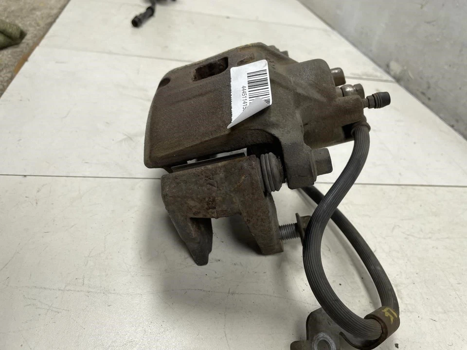 2011 JEEP COMPASS FRONT LEFT DRIVER SIDE BRAKE CALIPER OEM+ — 第 3/4 张图片