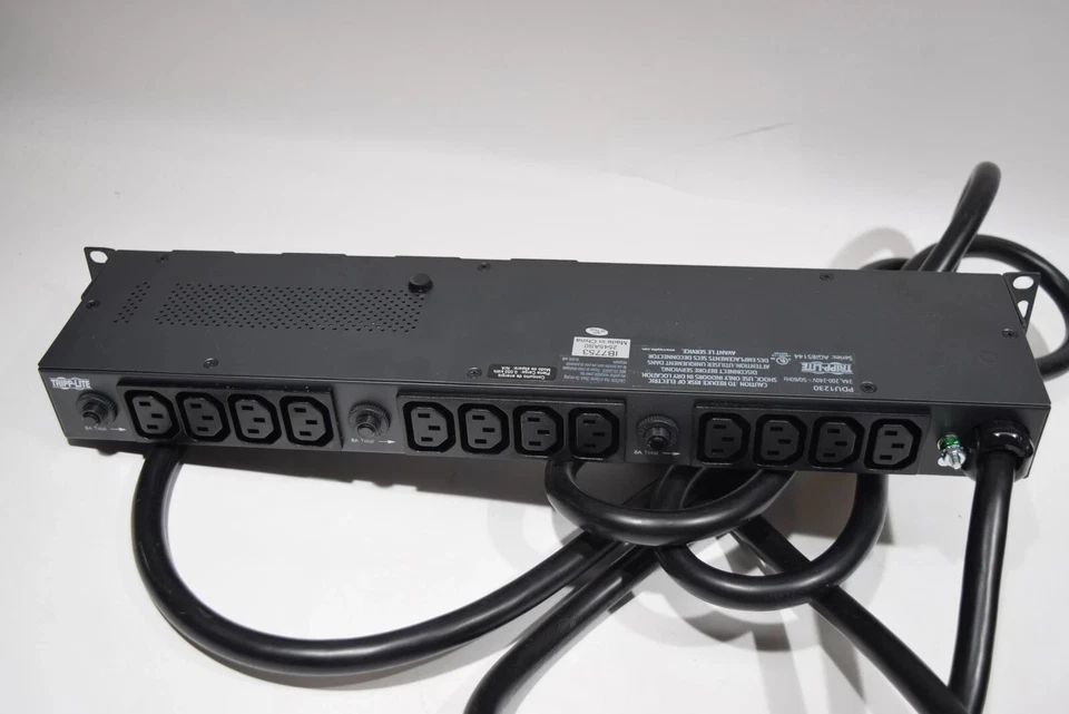 Tripp Lite PDU1230, 30A, 20 Outlets (16 C13 & 4 C19), 200/208/240V - Image 4 of 4