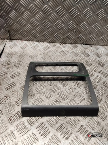 VW CADDY III Variant 2KB, 2KJ, 2CB, 2CJ Musik-Player Verkleidung 33519566