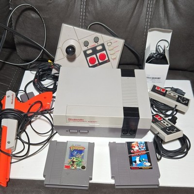 Nintendo NES-001 Console Bundle w/ 2 Controllers, Zapper, NES Advantage, Games