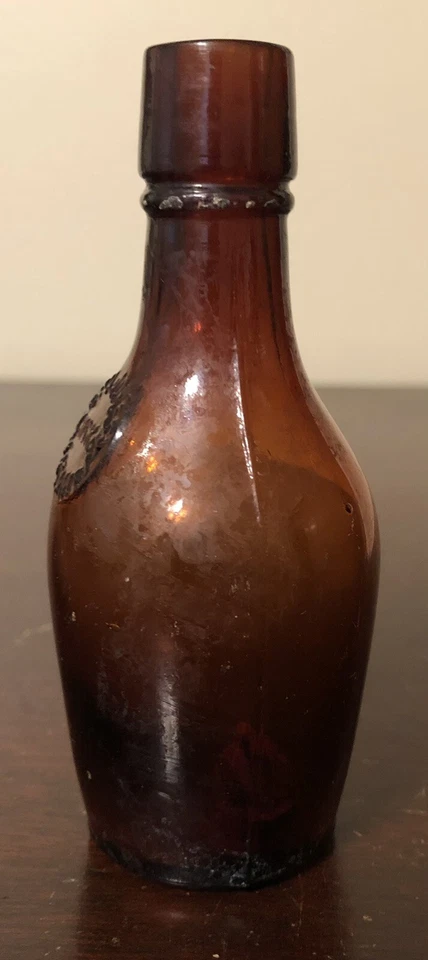 Botella ámbar miniatura de whisky Paul Jones vintage de 4" - Louisville, KY Foto 3 de 4