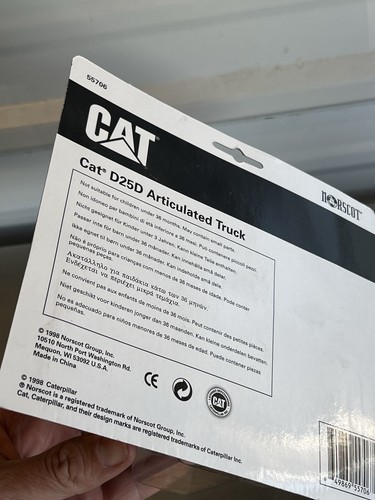 Norscot CAT Caterpillar D25D Articulated Truck 1/64 NIP Scale Replica Dumper Vtg - Picture 6 of 9