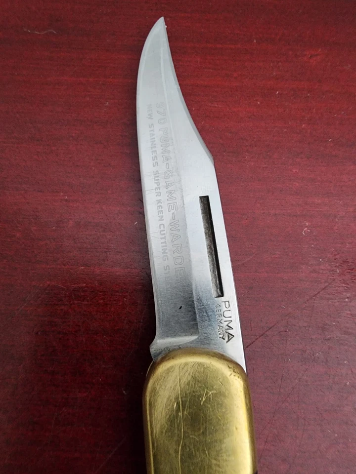 CUCHILLO PLEGABLE PUMA 970 1970 COLECCIONABLE GAME-WARDEN MANGO MADERA LATÓN. ALEMANIA Foto 3 de 4
