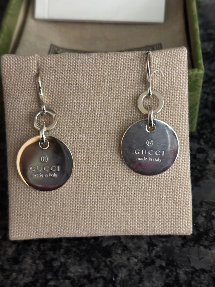 Pendientes colgantes Gucci Italia plata esterlina logotipo en relieve redondos con caja bolsa Foto 3 de 4