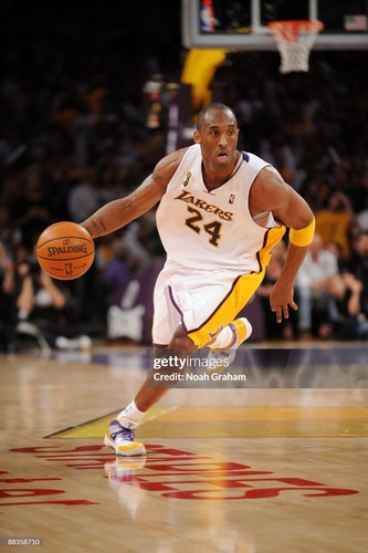 100% Authentic Kobe Bryant Adidas 2009 NBA Finals Lakers Jersey Size 44 Mens - Picture 9 of 11