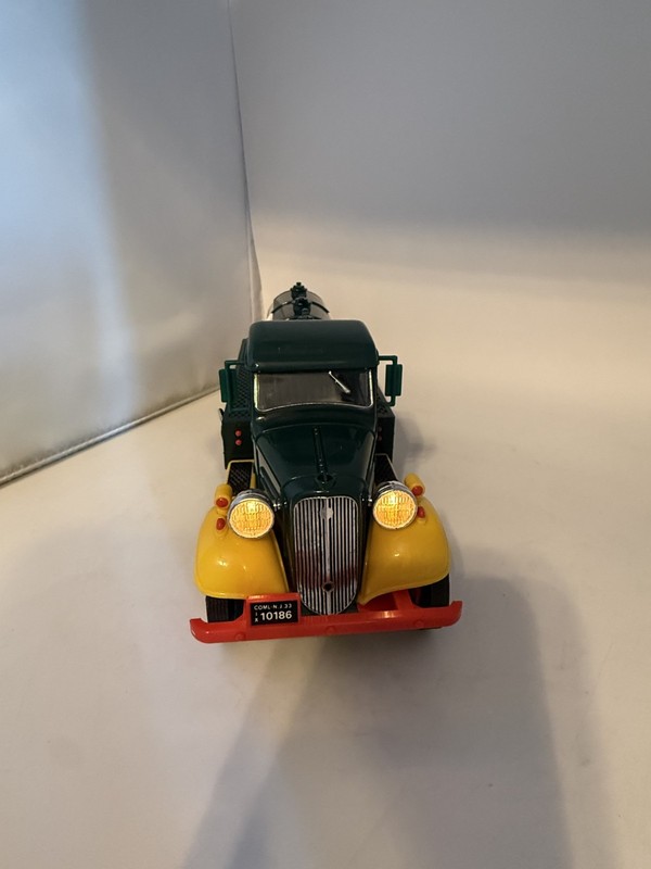 Vintage 1982 Hess Fuel Oil Tanker Bank w/ Box - Working Headlights - READ Flaws