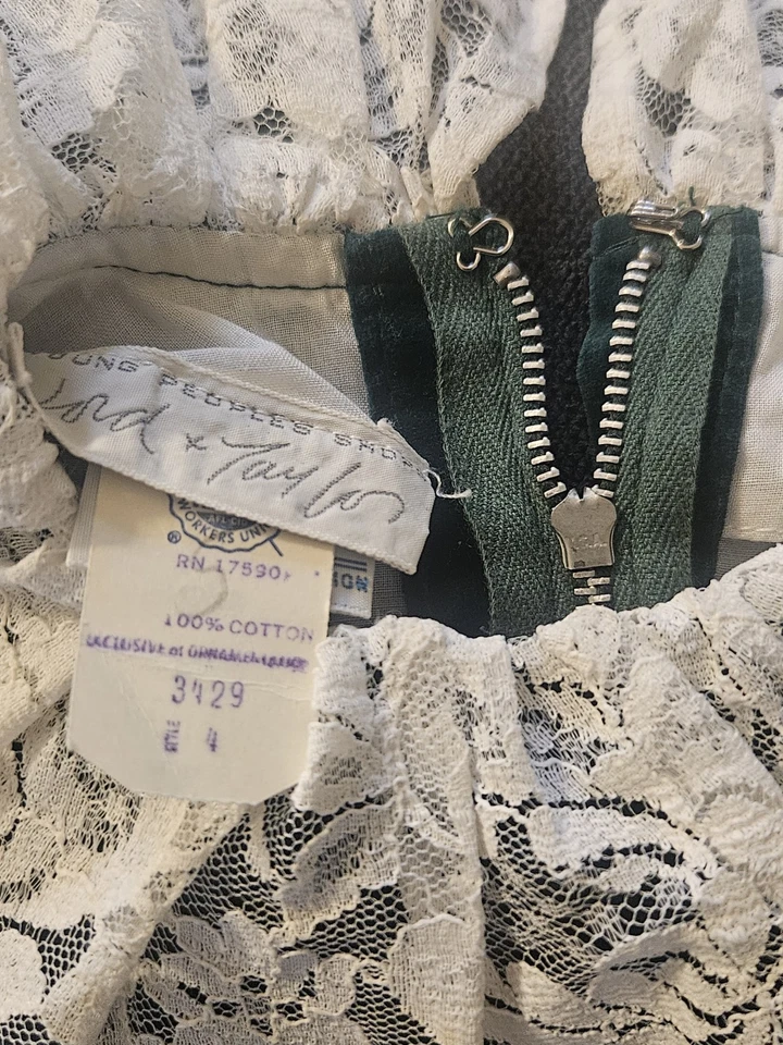 Vestido de Colección Años 70 Lord & Taylor "Sunny Lee" Niñas 4t Terciopelo Verde con Encaje Veruca Salt Foto 4 de 4