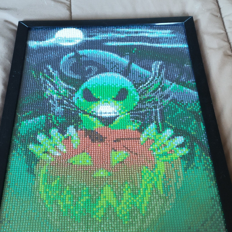 Handmade Framed Handcrafted Wall Hanging Green Alien Pumpkin Diamond Art