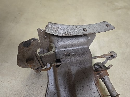 Original 1933 1934 Ford Center crossmember Transmission Mount #2 - Picture 2 of 14