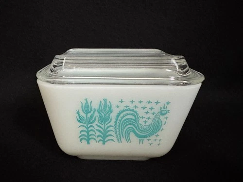 Vintage Pyrex Amish Butterprint Refrigerator Dish 1.5 Cup #501 With Lid Rooster