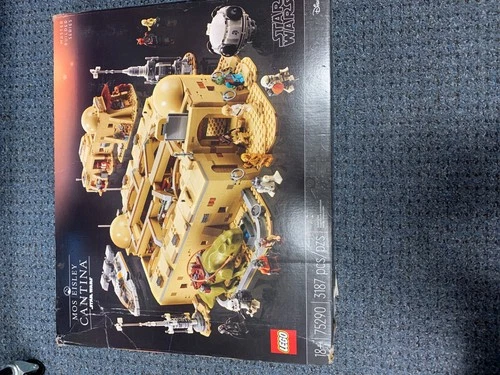 LEGO Star Wars Mos Eisley Cantina (75290) Brand New Full Set Damaged Box