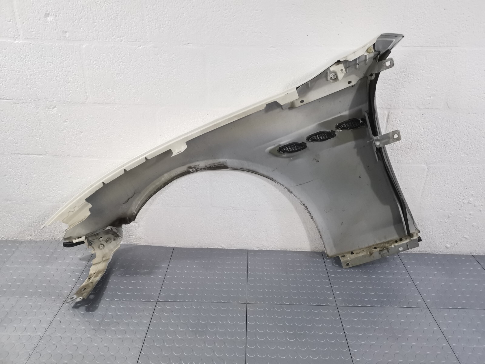 14-19 MASERATI QUATTROPORTE S Q4 FRONT RIGHT PASSENGER FENDER WING WHITE