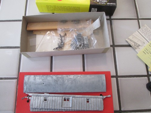 Alexander Modelos Muy Antiguo Metal/Madera Equipaje Coche Pasajeros Kit ESCALA HO - Imagen 4 de 5