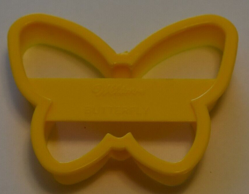 Butterfly plastic cookie cutter, 3.5" EXCELLENT condition