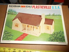 O/O-27 Bachmann Plasticville 1912 New England Rancher house Kit in box.