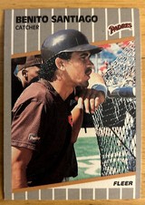 1989 Fleer Benito Santiago Baseball Card #316 Padres High-Grade NM