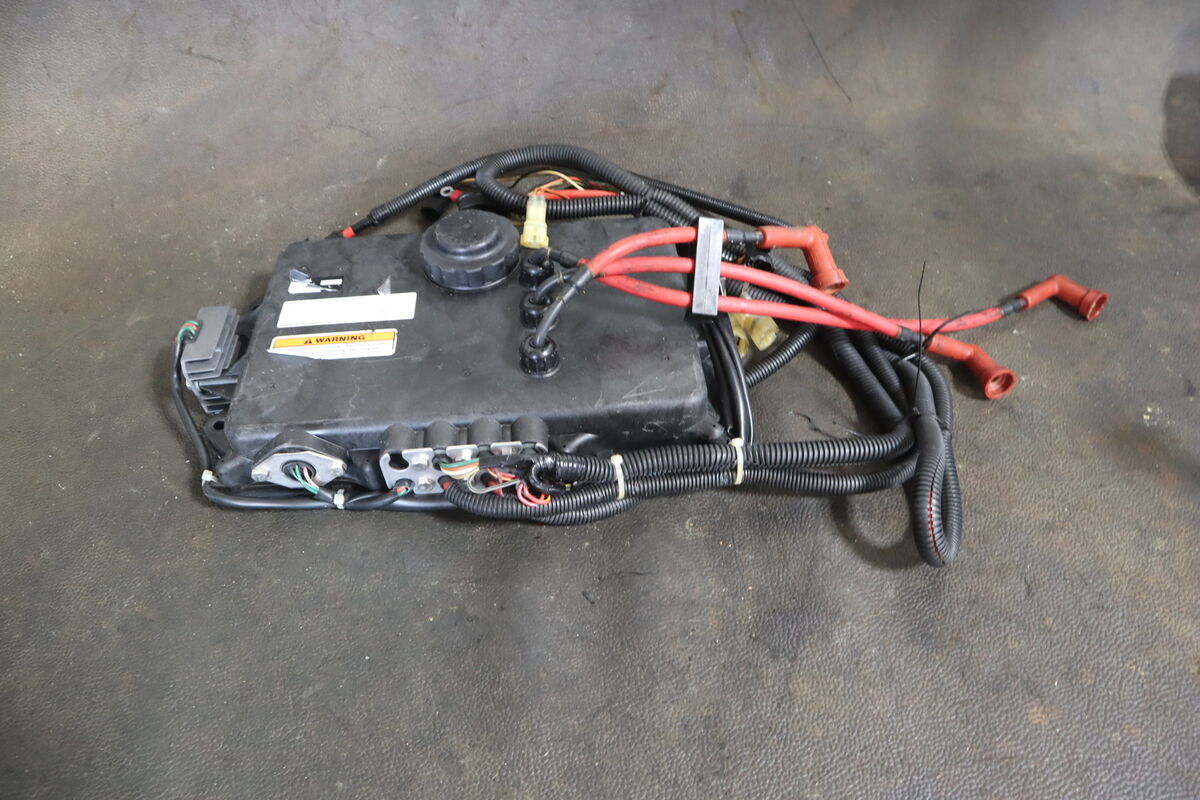 2004 YAMAHA WAVERUNNER XLT1200 XA1200A ELECTRICAL BOX 2004 YAMAHA WAVERUNNER XLT1200 XA1200A ELECTRICAL BOX