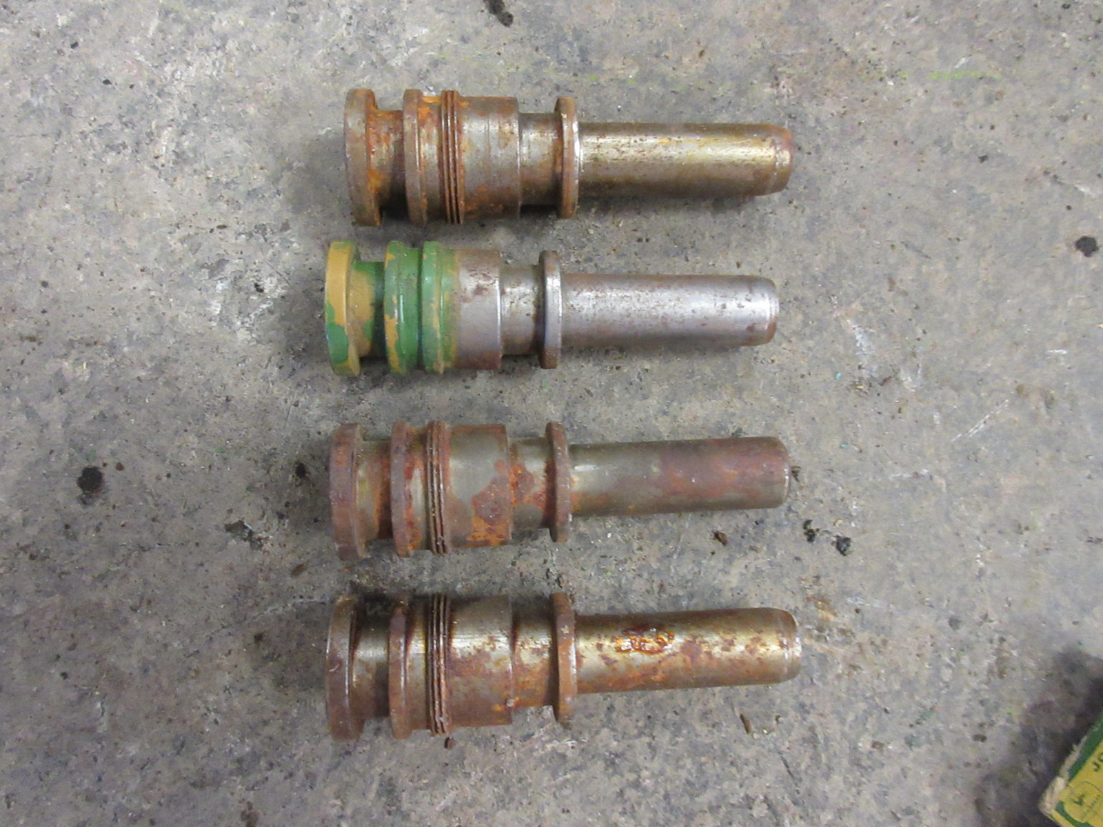 John Deere 320 330 420 430 1010 remote hydraulic dummy plugs M1324T NOS