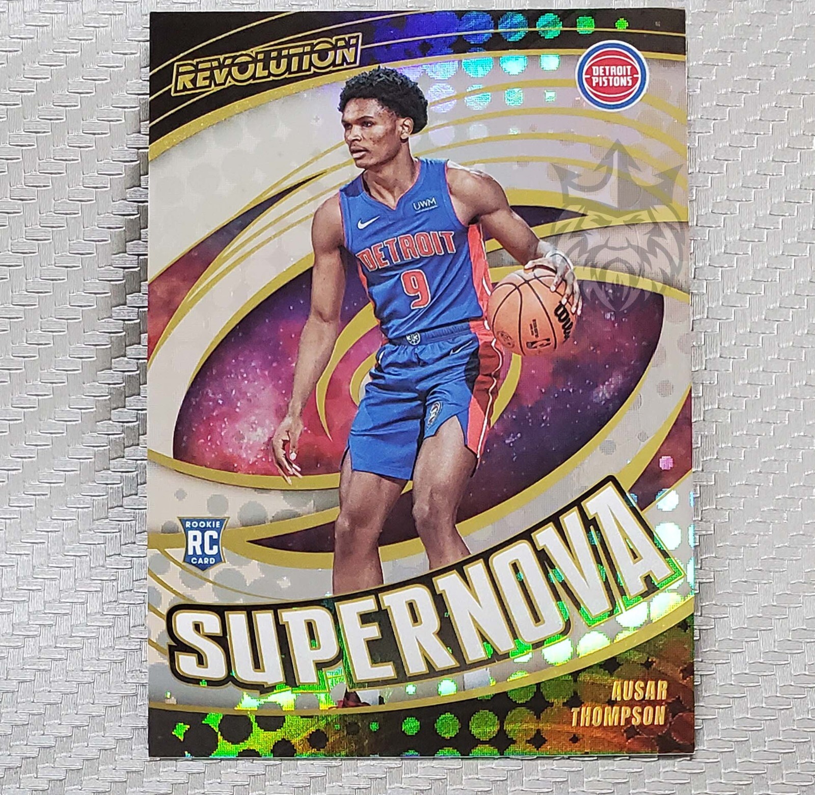 Ausar Thompson RC 📈 2023-24 Revolution Rookie Supernova Holofoil #8 Pistons