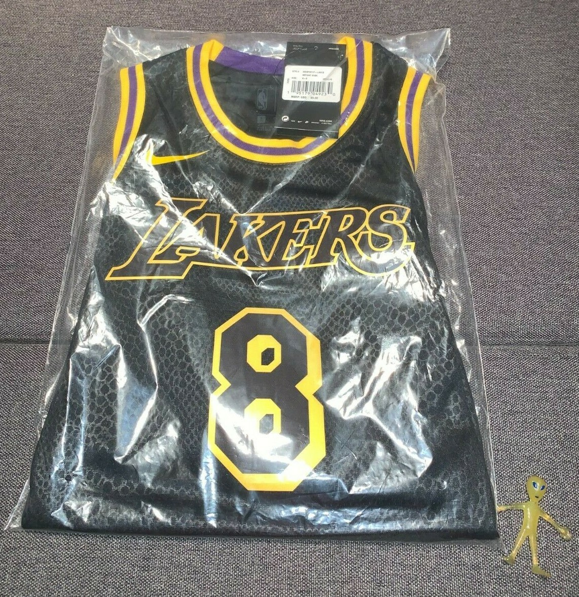 youth los angeles lakers kobe bryant nike black mamba day swingman jersey