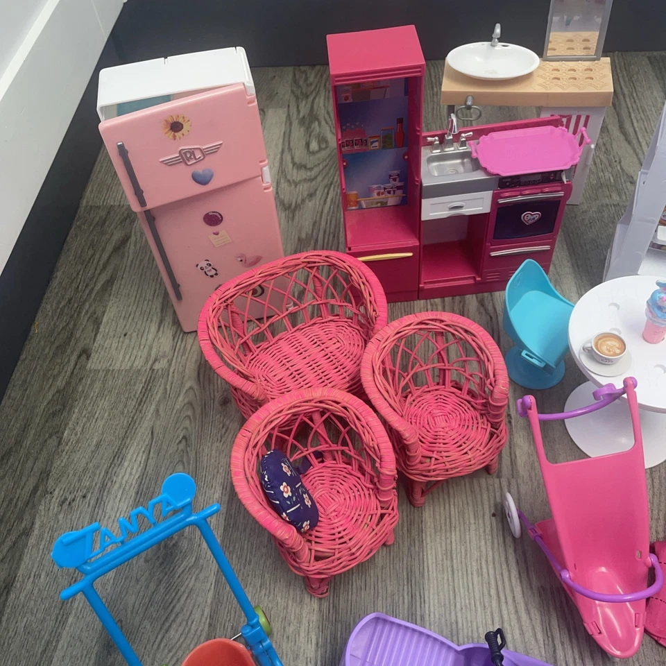 muñecas muebles paquete grande Barbie Simba Moose Plus otras marcas Foto 2 de 4